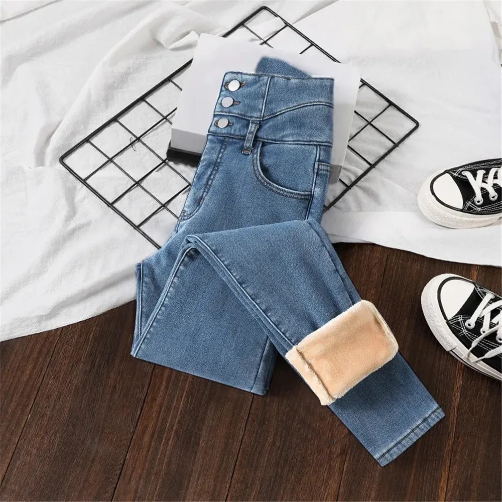 Winter Skinny Thicken Button Pencil Jeans Women Snow Warm Fleece Casual Velvet Denim Pants Slim Stretch Students Denim Trousers
Winter Skinny Thicken Button Pencil Jeans Women Snow Warm Fleece Casual Velvet Denim Pants Slim Stretch Students Denim Trousers