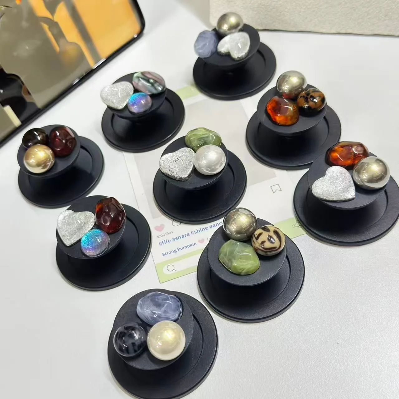 Ins Gem Bracket, The New Model Is Suitable for MagSafe Magnetic Bracket, Super Adsorption Force Retractable Desktop.
Ins Gem Bracket, The New Model Is Suitable for MagSafe Magnetic Bracket, Super Adsorption Force Retractable Desktop.