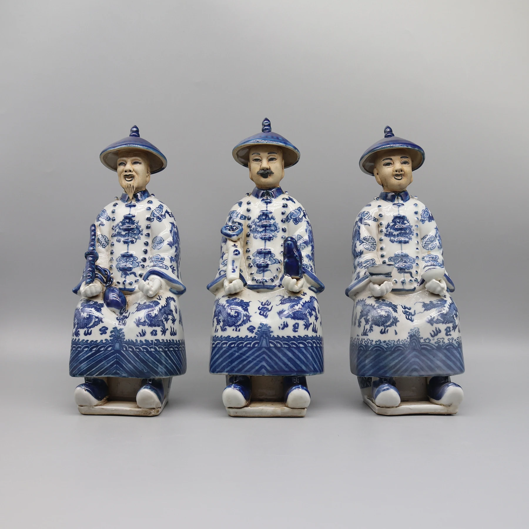 Chinese Emperor in Qing Dynasty, Blue and White Ceramic Figurine, Table Accessory
Chinese Emperor in Qing Dynasty, Blue and White Ceramic Figurine, Table Accessory