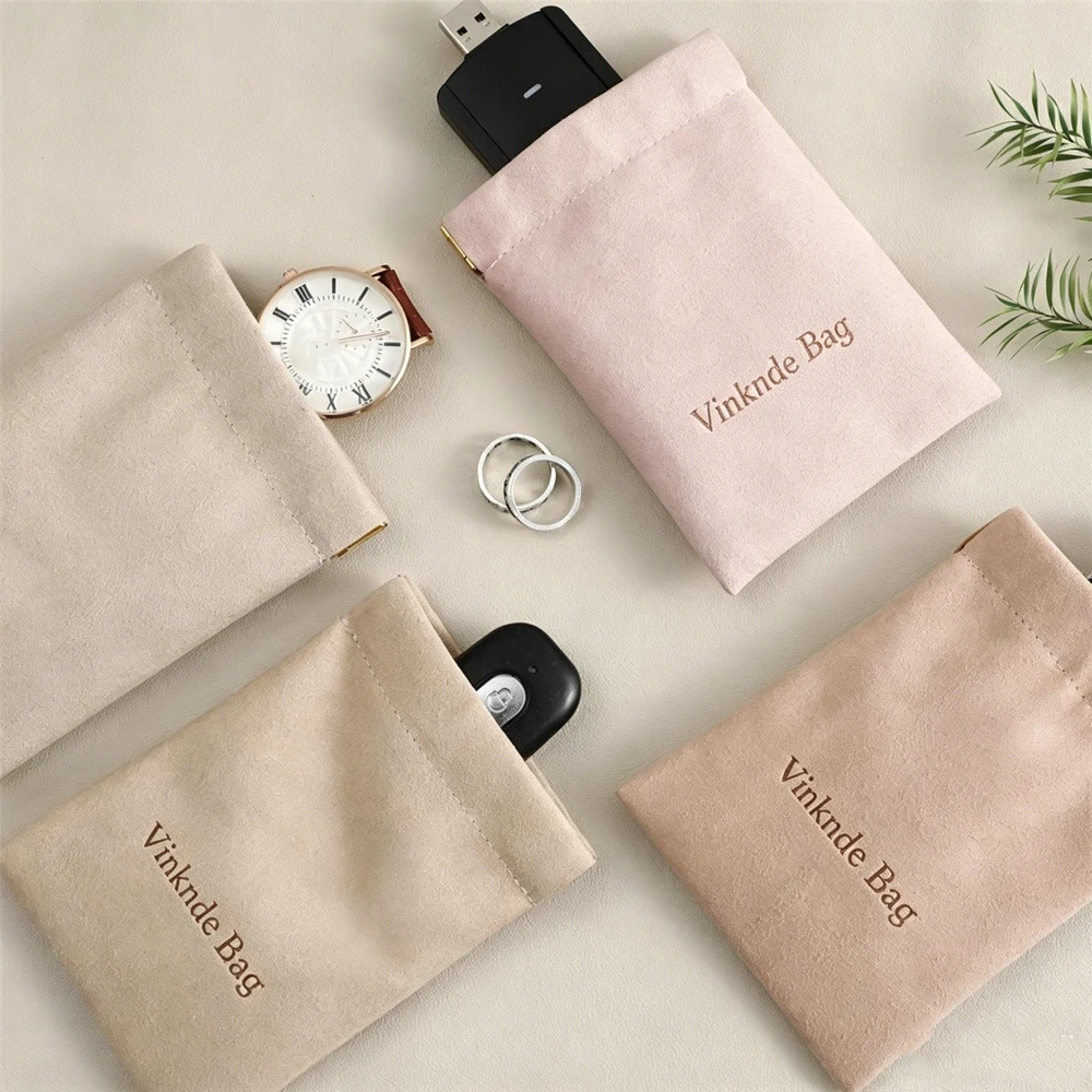 50Pcs 8*8cm Custom Logo Microfiber Shrapnel Storage Bag Jewelry Perfume Earrings Watch Brooch Rings Cosmetic Oil Packaging Bags
50Pcs 8*8cm Custom Logo Microfiber Shrapnel Storage Bag Jewelry Perfume Earrings Watch Brooch Rings Cosmetic Oil Packaging Bags