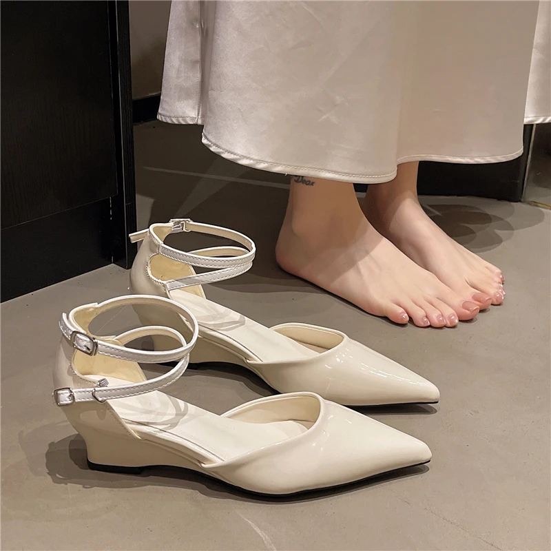 2026 New Women's Spring Fashion Buckle High Heels Brand Designer Trendy Dress Chunky Heel Non-slip Women's Sandals Selling
2026 New Women's Spring Fashion Buckle High Heels Brand Designer Trendy Dress Chunky Heel Non-slip Women's Sandals Selling