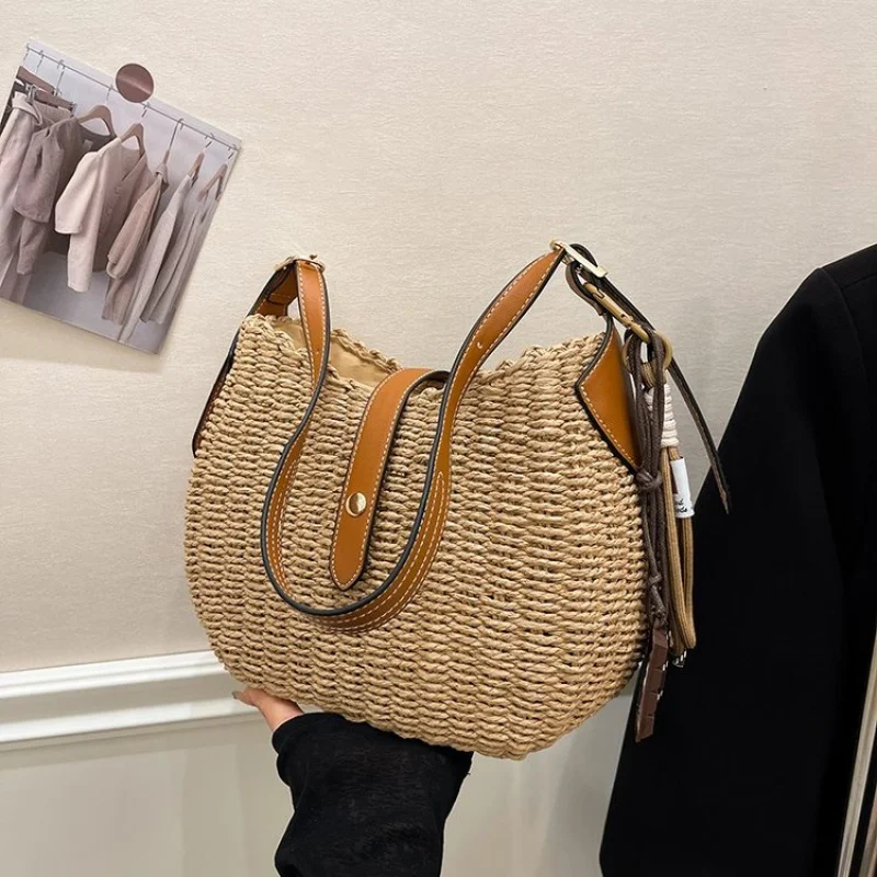 Luxury Leather Crossbody Bag For Women, Elegant Shoulder Handbag With Classic Design, Famous Designer Brand For Ladies
Luxury Leather Crossbody Bag For Women, Elegant Shoulder Handbag With Classic Design, Famous Designer Brand For Ladies