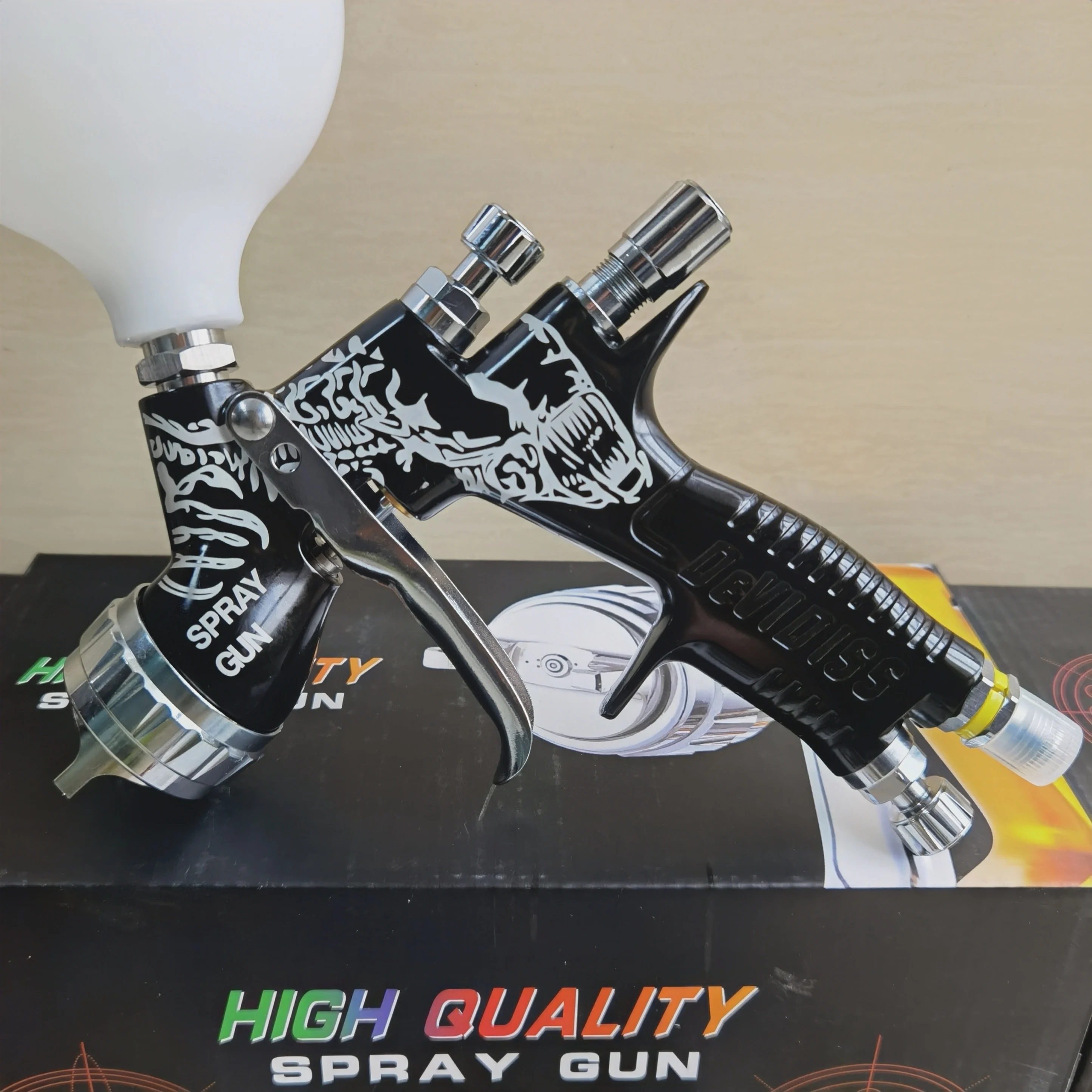 DEVIDISS PRO 600ML 1.3TIP Pneumatic Air Paint Gun DIY Grade Steel Cup 1.3mm Nozzle Pressure Feed Type Spray Power Spray Guns
DEVIDISS PRO 600ML 1.3TIP Pneumatic Air Paint Gun DIY Grade Steel Cup 1.3mm Nozzle Pressure Feed Type Spray Power Spray Guns