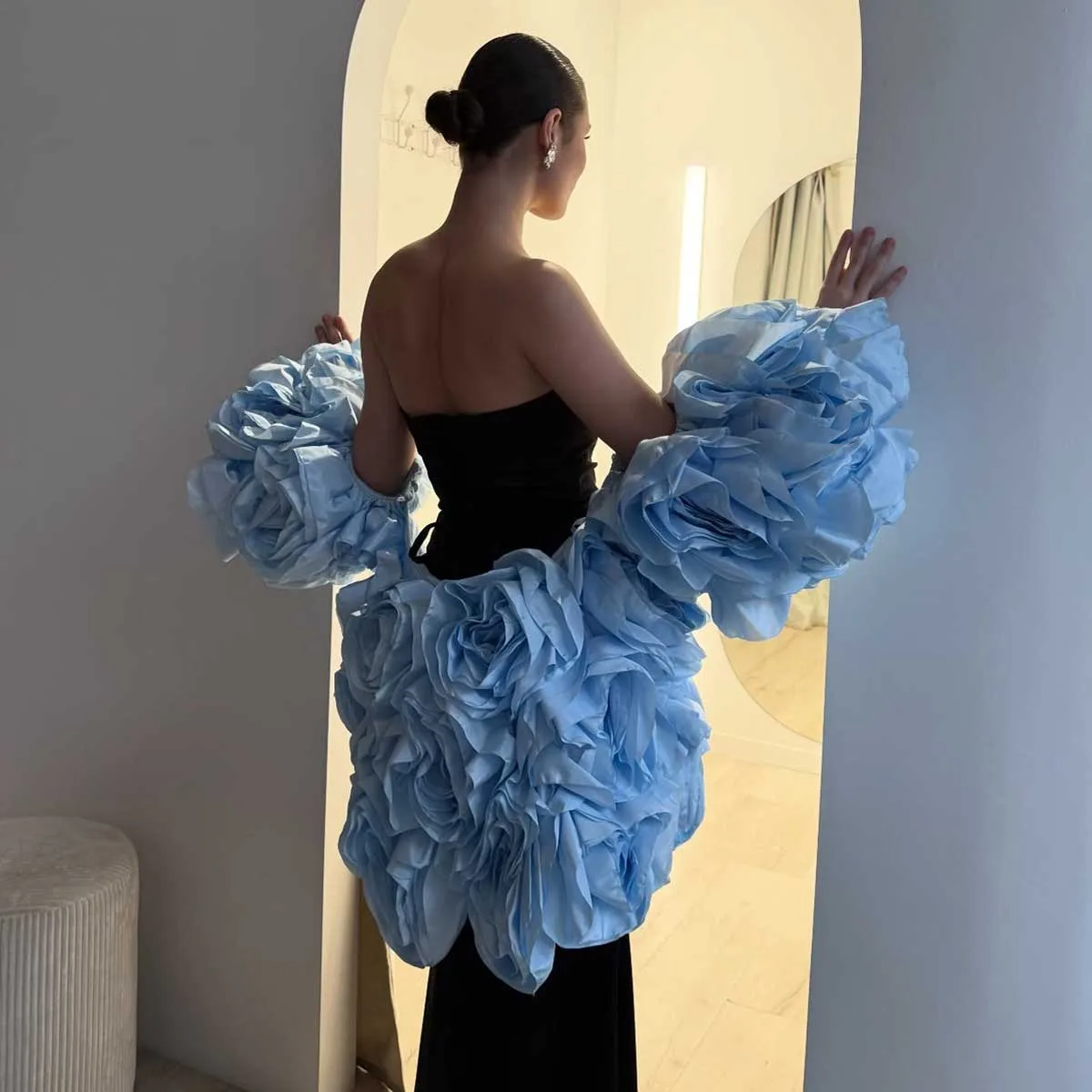 Charming Red Carpet Cape Puffy Floral Wedding Cape 3D Rose Flowers Bridal Wraps Couture Detachable Cape Shawl Photoshoot Custom
Charming Red Carpet Cape Puffy Floral Wedding Cape 3D Rose Flowers Bridal Wraps Couture Detachable Cape Shawl Photoshoot Custom