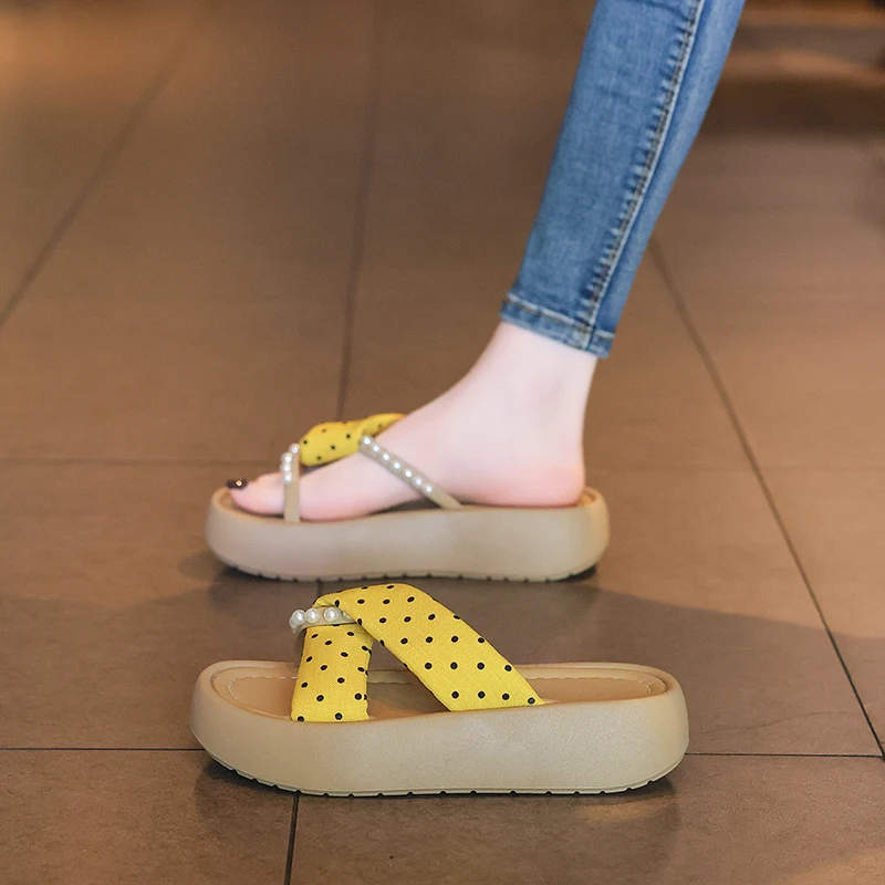 Fashion Hollow Design Female Slippers Shock Absorbing Sole Indoor Outdoor All Season Casual Daily Wear
Fashion Hollow Design Female Slippers Shock Absorbing Sole Indoor Outdoor All Season Casual Daily Wear