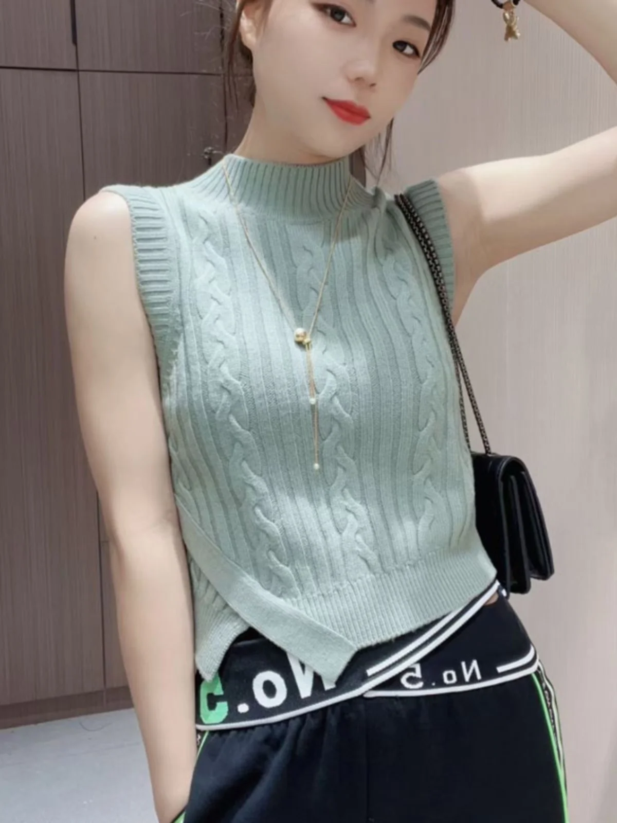 Женский вязаный жилет Ama, весна-лето 2022, новый облегающий асимметричный верхняя одежда, шерстяная длина или высокий воротник
Женский вязаный жилет Ama, весна-лето 2022, новый облегающий асимметричный верхняя одежда, шерстяная длина или высокий воротник