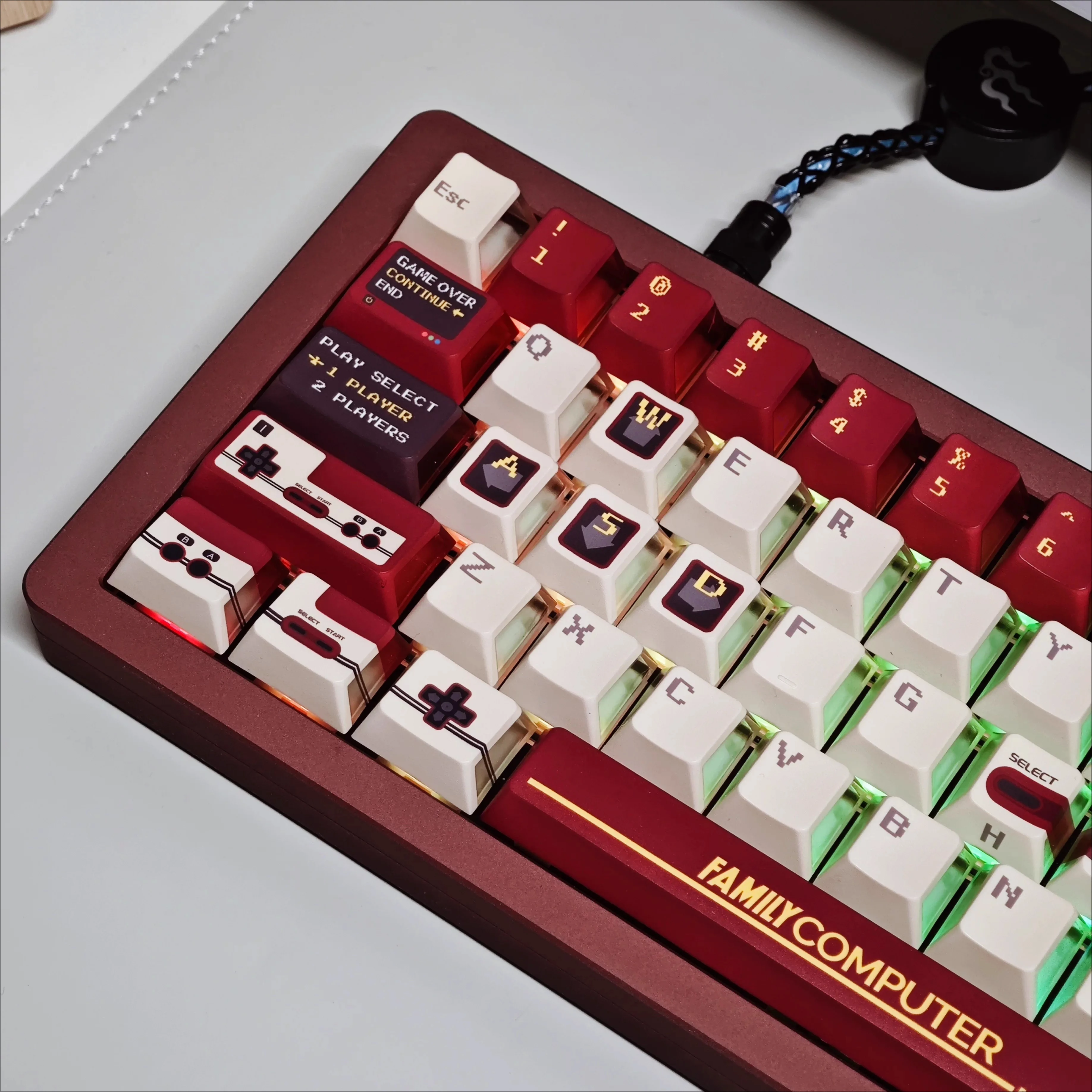 Набор кейкапов в стиле ретро-игр, PBT, профиль Cherry, оригинальные, ручной работы, для механических клавиатур
Набор кейкапов в стиле ретро-игр, PBT, профиль Cherry, оригинальные, ручной работы, для механических клавиатур