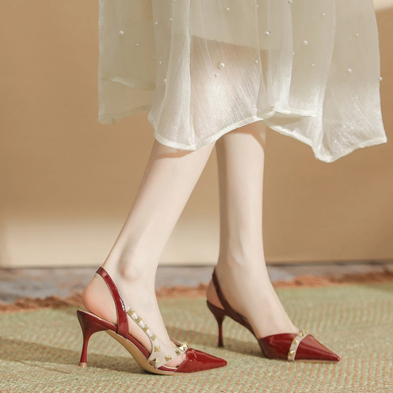 Burgundy pointed-toe high-heeled sandals with half-covered toe, studded with rivets, thin heel, women's shoes, patent leather,
Burgundy pointed-toe high-heeled sandals with half-covered toe, studded with rivets, thin heel, women's shoes, patent leather,