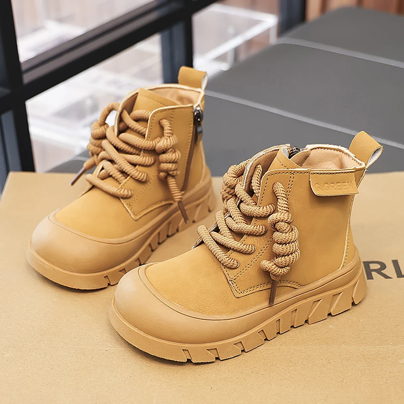 Children's Ankle Boots 2025 Autumn Boys Girls Comfortable Non Slip Outdoor Short Boots Fashion British Retro Kids High Top Shoes
Children's Ankle Boots 2025 Autumn Boys Girls Comfortable Non Slip Outdoor Short Boots Fashion British Retro Kids High Top Shoes