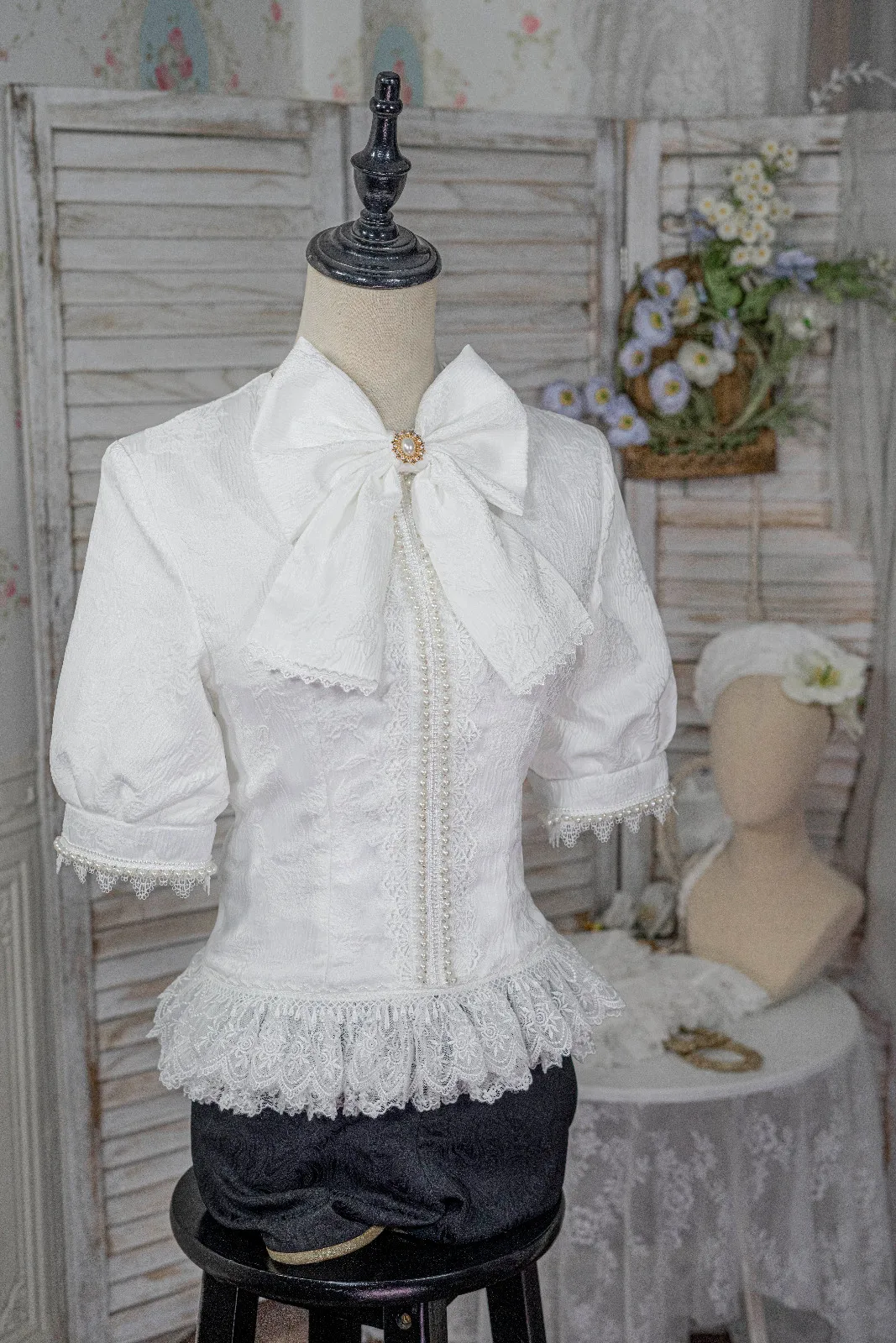Ike Misaki Shounen Jeanne Cosplay Outfit Custom Made White Jacquard Lace Puff Sleeve Shirt Full Costume Set For Female Cosplayer
Ike Misaki Shounen Jeanne Cosplay Outfit Custom Made White Jacquard Lace Puff Sleeve Shirt Full Costume Set For Female Cosplayer