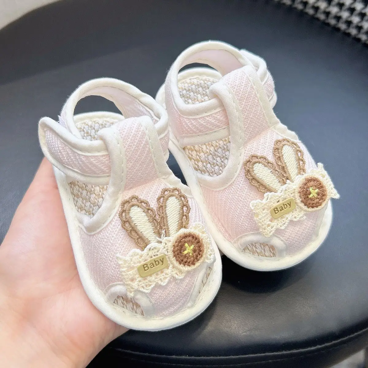 Breathable Summer Sandals for Baby Girls with Soft Sole and Non-Slip Design First Walker Shoes for Infants and Toddlers
Breathable Summer Sandals for Baby Girls with Soft Sole and Non-Slip Design First Walker Shoes for Infants and Toddlers