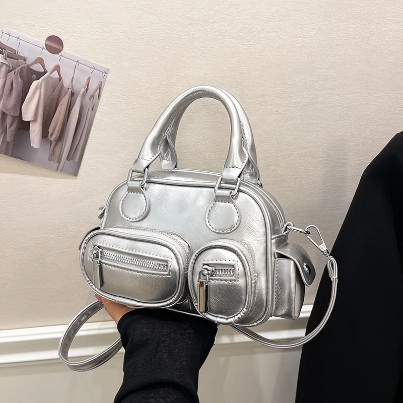 Black Women 's Bag Fashion bowling Handbag Versatile Pu Leather Bag Female Brand Boston Bag Silver Red Bolsos Small Phone Bag 
Black Women 's Bag Fashion bowling Handbag Versatile Pu Leather Bag Female Brand Boston Bag Silver Red Bolsos Small Phone Bag