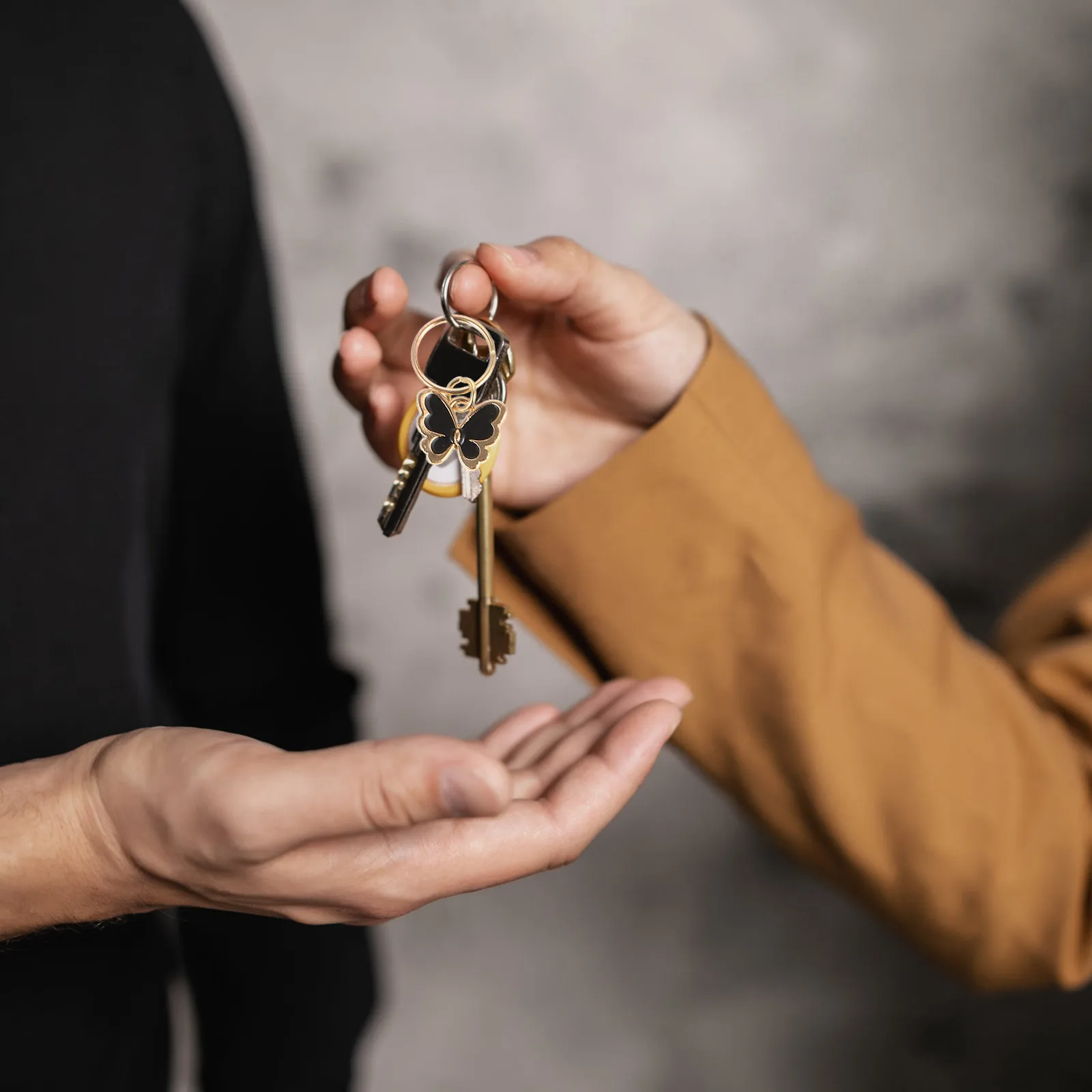 24Pcs Hair Pendant Accessories Unique Dreadlock Jewelry Stylish Braid Charms Hair Rings for Women Party Stage Braid Accessories
24Pcs Hair Pendant Accessories Unique Dreadlock Jewelry Stylish Braid Charms Hair Rings for Women Party Stage Braid Accessories