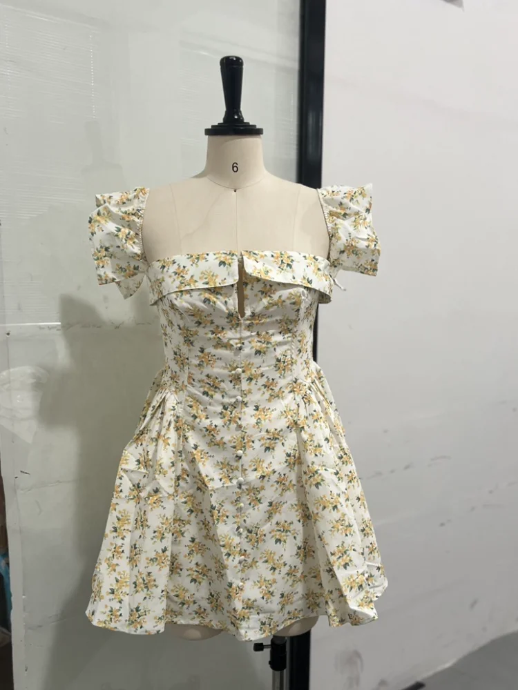 Sweet Women Print A-line Mini Dress Flying Sleeves Backless Sleeveless Single Breasted Ruffle Robe 2025 Summer Female Y2k Gowns
Sweet Women Print A-line Mini Dress Flying Sleeves Backless Sleeveless Single Breasted Ruffle Robe 2025 Summer Female Y2k Gowns