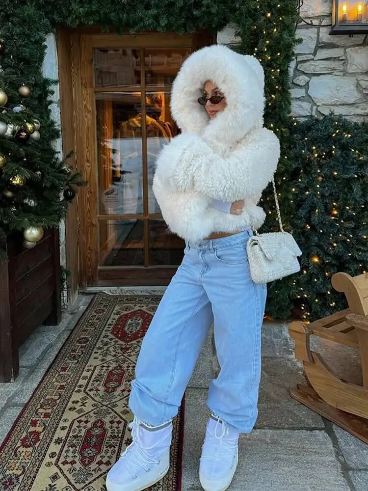White Plush Faux Fur Short Women Elegant Lapel Long Sleeves Loose Thicken Hooded Coat 2025 Lady Winter Daily Street Wear
White Plush Faux Fur Short Women Elegant Lapel Long Sleeves Loose Thicken Hooded Coat 2025 Lady Winter Daily Street Wear