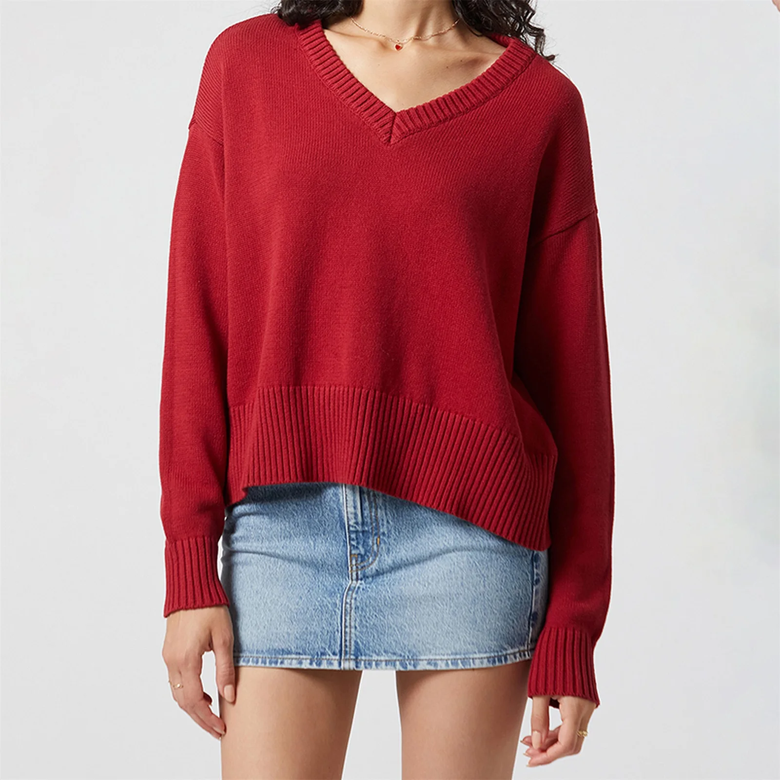 Classic Women's V Neck Sweater Fall Winter Fashionable Casual Solid Color Long Sleeve Knit Loose Tops
Classic Women's V Neck Sweater Fall Winter Fashionable Casual Solid Color Long Sleeve Knit Loose Tops