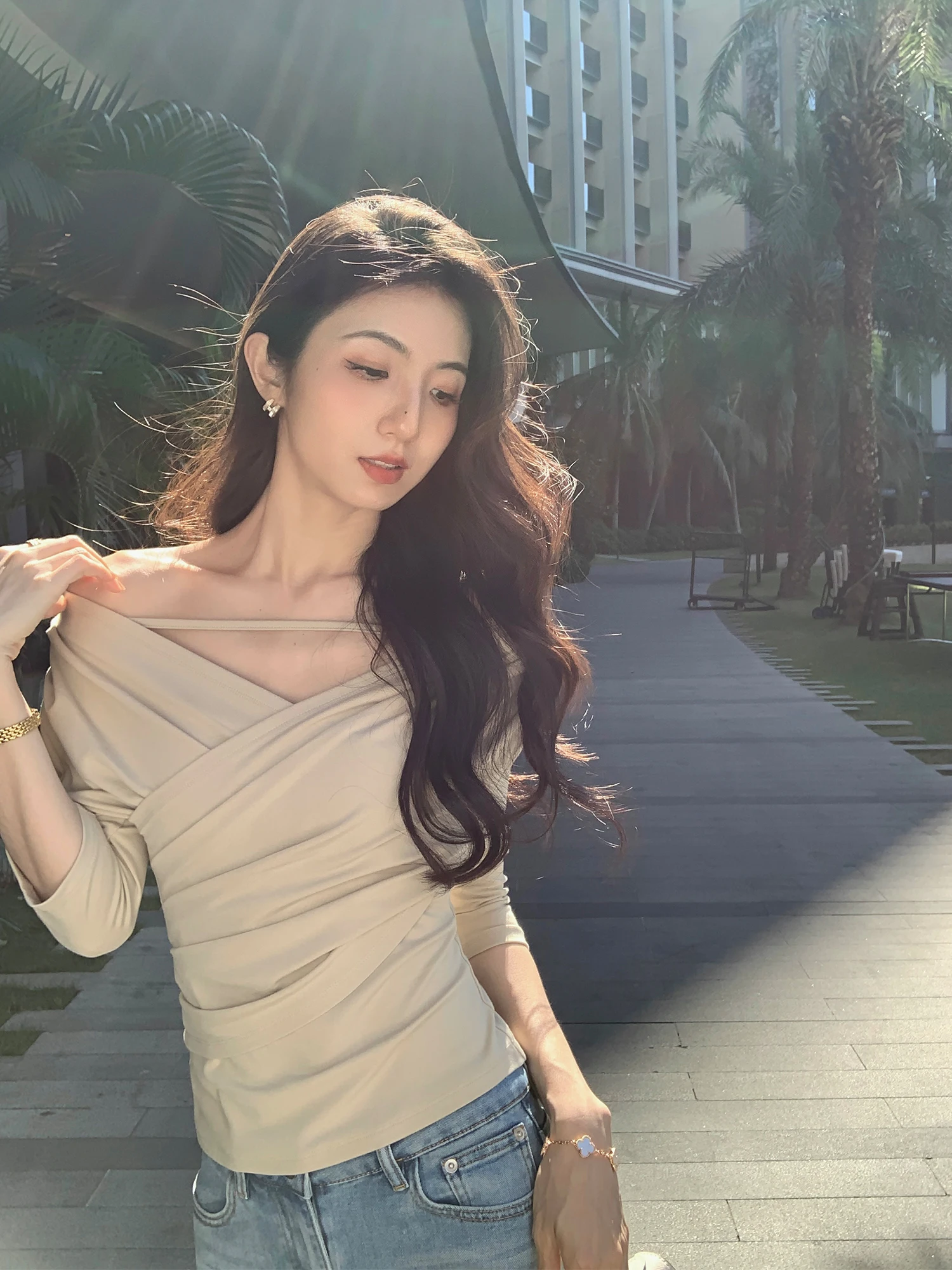 Elegant Cross V-neck Slim Fit Half Sleeve T-shirt Women's Casual Style Fashion Design Waist-cinching Top by Mulvan
Elegant Cross V-neck Slim Fit Half Sleeve T-shirt Women's Casual Style Fashion Design Waist-cinching Top by Mulvan
