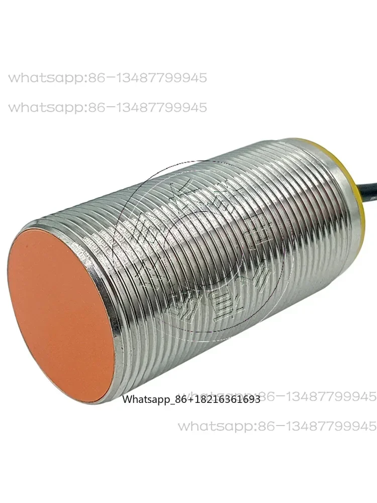 Compression garbage truck proximity switch IIS709 IIS238 inductive metal sensor.
Compression garbage truck proximity switch IIS709 IIS238 inductive metal sensor.
