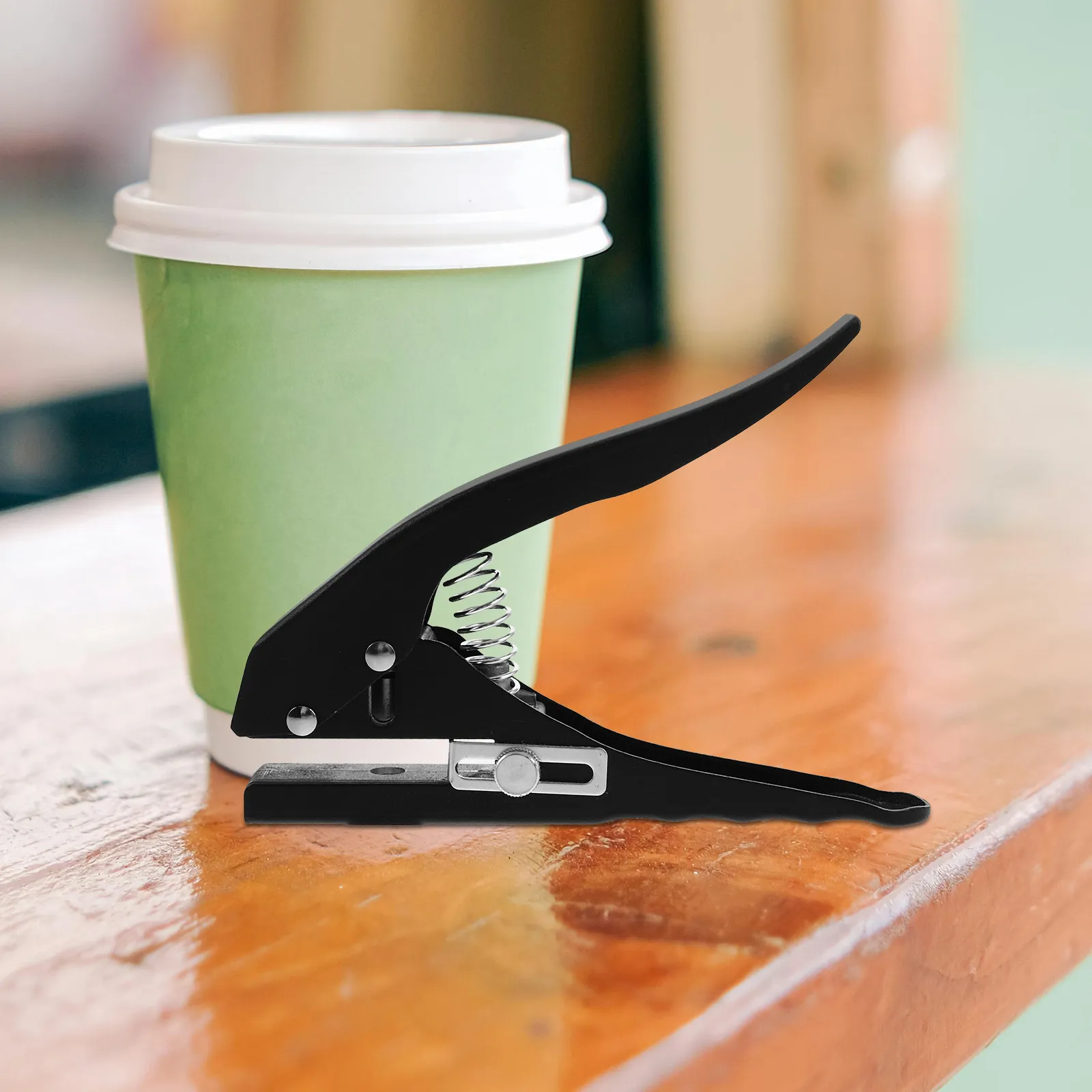 Single Hole Puncher for Plastic Cup Lids Black PVC Ventilation Tool Takeout Box Hole Punch Ideal for Restaurants Fruit Stores
Single Hole Puncher for Plastic Cup Lids Black PVC Ventilation Tool Takeout Box Hole Punch Ideal for Restaurants Fruit Stores