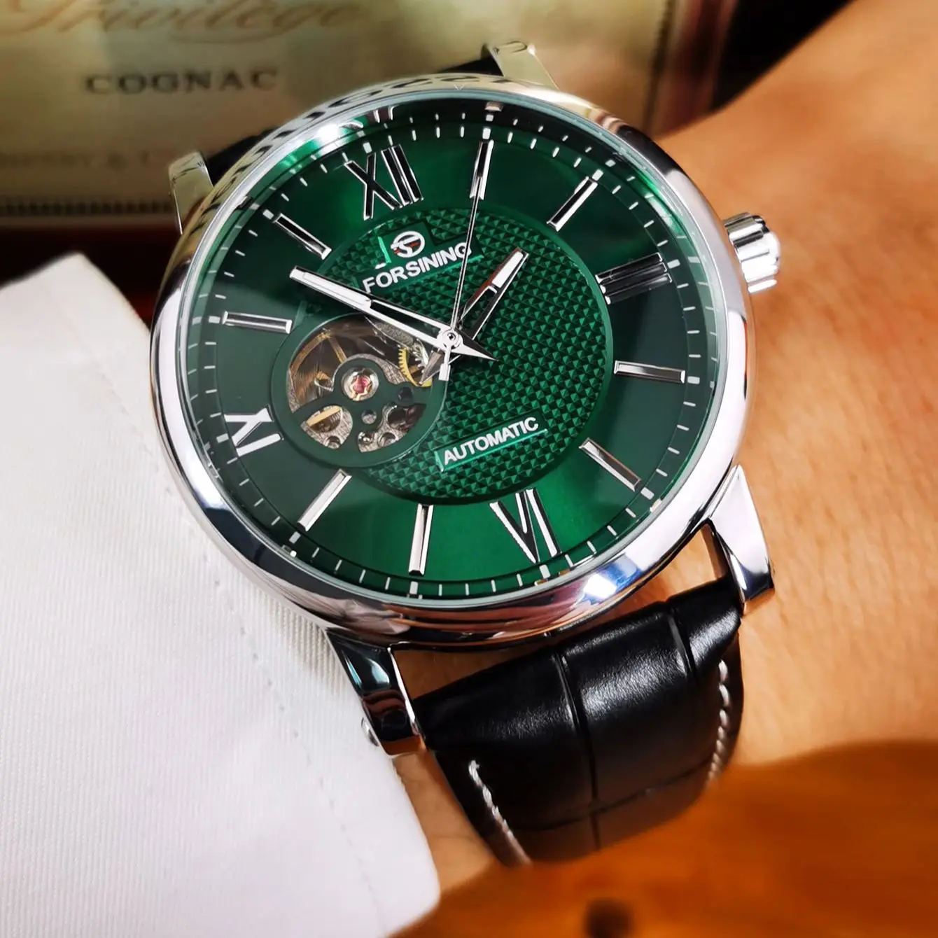 Модные механические часы для мужчин с зеленым скелетонизированным циферблатом, автоматические деловые мужские часы, лучшие брендовые роскошные наручные часы Forsining, новинка
Модные механические часы для мужчин с зеленым скелетонизированным циферблатом, автоматические деловые мужские часы, лучшие брендовые роскошные наручные часы Forsining, новинка