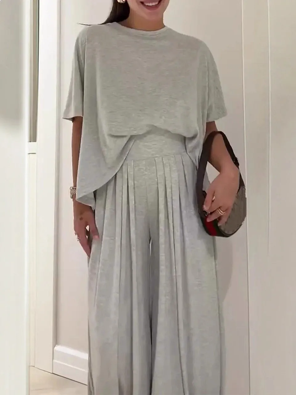 Solid Casual Loose Comfortable Round Neck Wide Leg Pants Women Matching Set Jumpsuit Playsuit
Solid Casual Loose Comfortable Round Neck Wide Leg Pants Women Matching Set Jumpsuit Playsuit