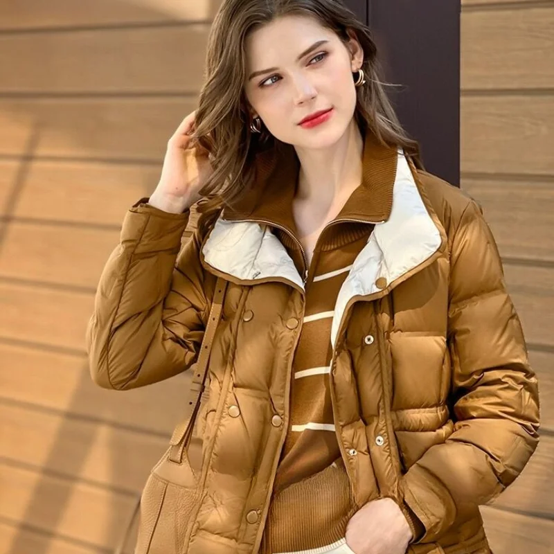 Short Winter Coat Female Light Thin Puffer Coats Two Sides Wear Collision Stand-up Collar Down Jacket Double-breasted Outerwears
Short Winter Coat Female Light Thin Puffer Coats Two Sides Wear Collision Stand-up Collar Down Jacket Double-breasted Outerwears