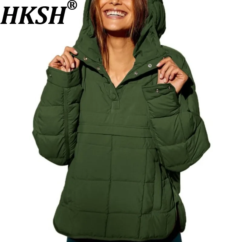 HKSH 2022, осенне-зимнее новое женское пальто на хлопковой подкладке, однотонный пуловер с капюшоном, универсальная повседневная теплая куртка на пуговицах HK13947
HKSH 2022, осенне-зимнее новое женское пальто на хлопковой подкладке, однотонный пуловер с капюшоном, универсальная повседневная теплая куртка на пуговицах HK13947