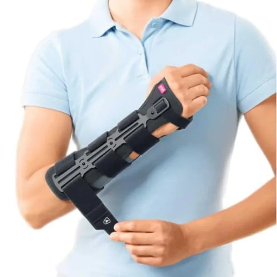 Wrist brace for medical support, neoprene material, black color, adjustable compression and heat retention
Wrist brace for medical support, neoprene material, black color, adjustable compression and heat retention