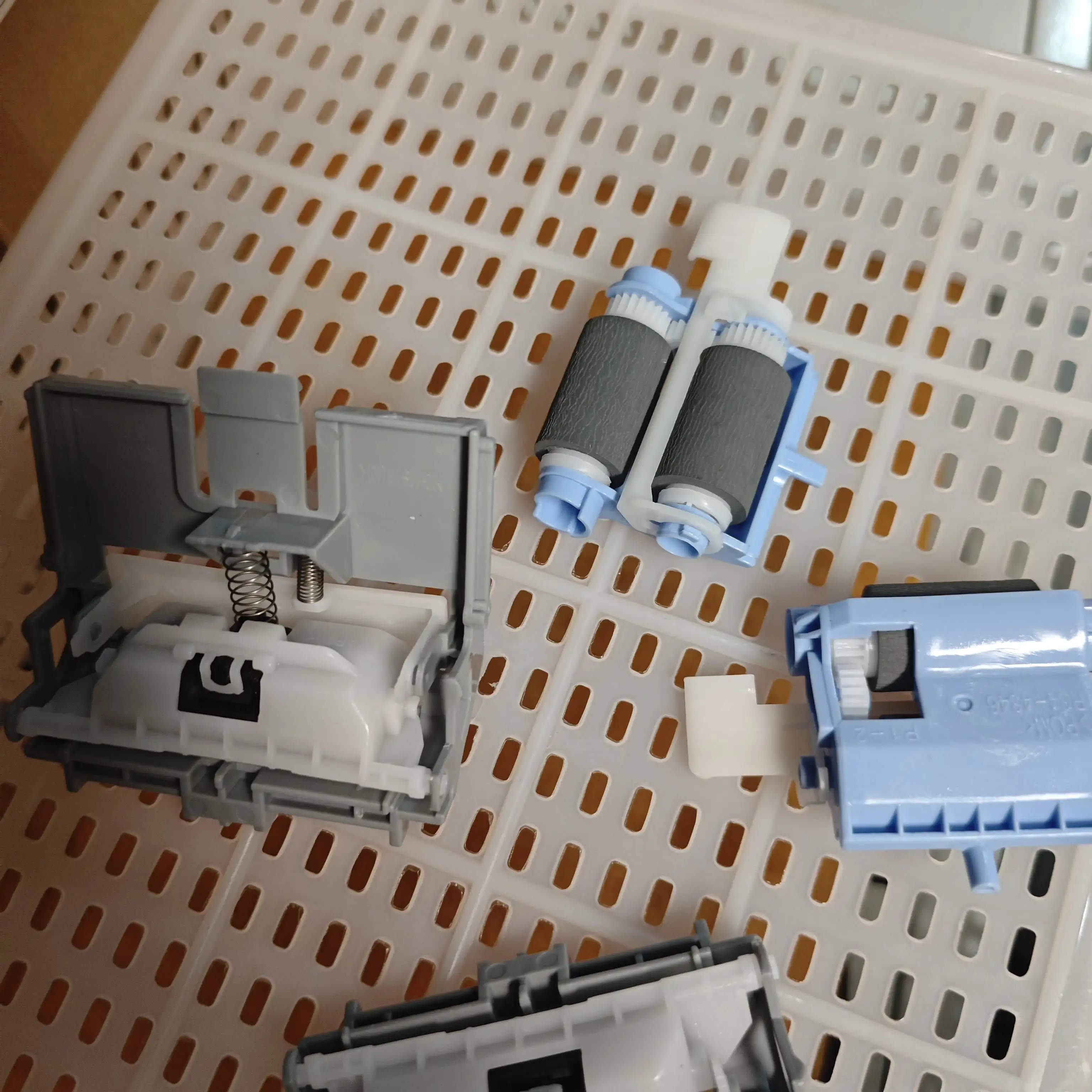 10sets F2A68-67913 RM2-5752-000 Separation Pickup Roller for HP M501 M506 M507 M527 M528
10sets F2A68-67913 RM2-5752-000 Separation Pickup Roller for HP M501 M506 M507 M527 M528