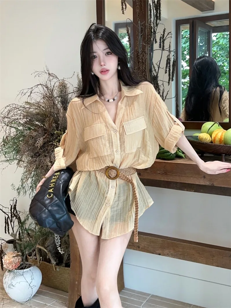 Retro Textured Short Sleeve Shirt Women's Loose Casual Style Summer Fashionable Top Waist Cinched Open Cardigan Polyester Fiber
Retro Textured Short Sleeve Shirt Women's Loose Casual Style Summer Fashionable Top Waist Cinched Open Cardigan Polyester Fiber