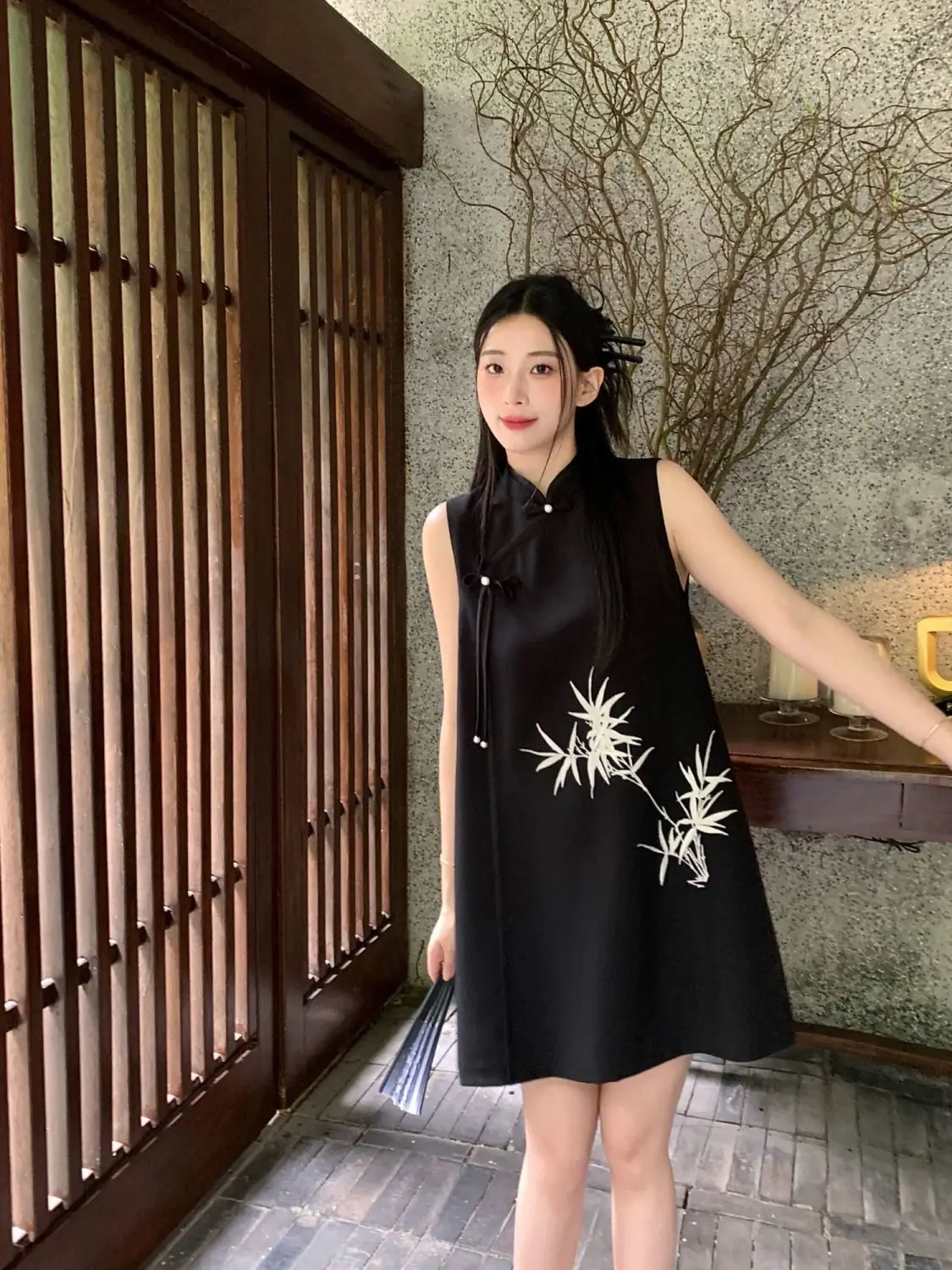 2025 new summer chinese embroidery cheongsam dress stand-up collar retro improved traditional sleeveless loose daily qipao dress
2025 new summer chinese embroidery cheongsam dress stand-up collar retro improved traditional sleeveless loose daily qipao dress