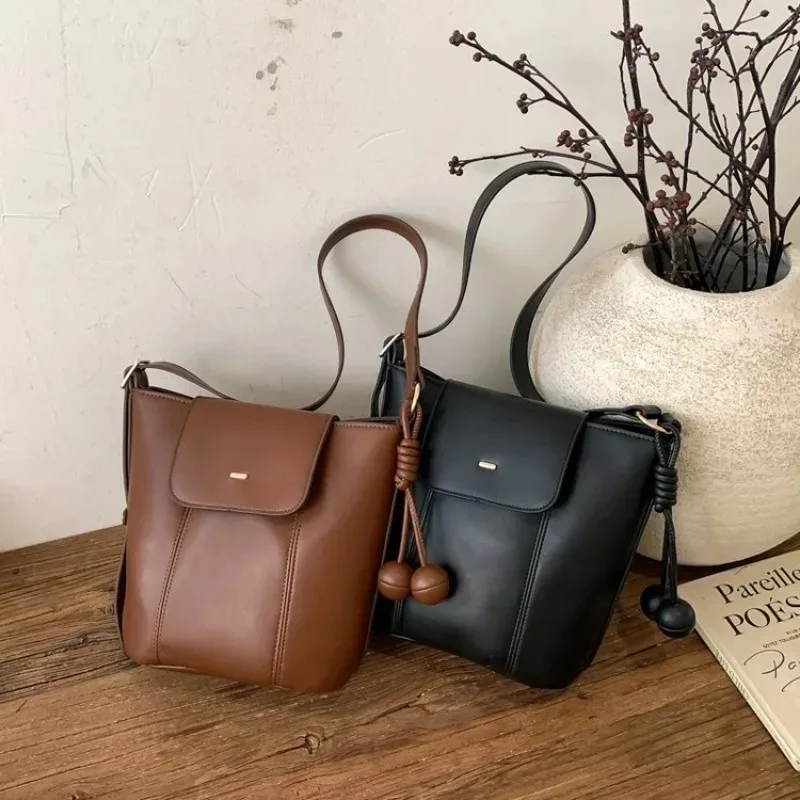 Fashionable Commuter Diaper Bag For Women Leather Shoulder Satchel High End Minimalist Unique Style Handbag Casual Party Tote
Fashionable Commuter Diaper Bag For Women Leather Shoulder Satchel High End Minimalist Unique Style Handbag Casual Party Tote