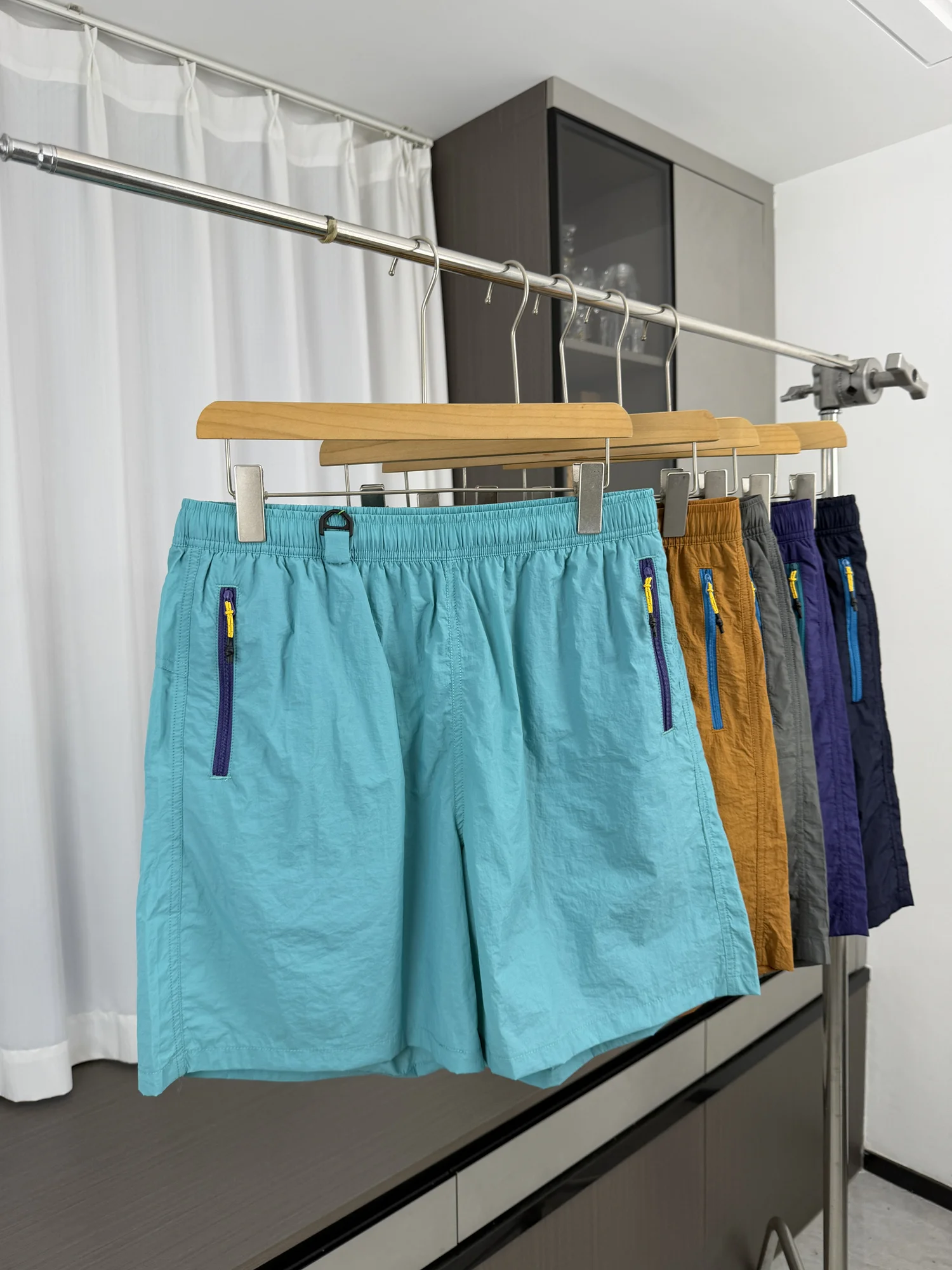 Outdoor Sports Short Pants Men's Women's Elastic Waist Comfortable Breathable Casual Summer Shorts Trendy Youth Daily Wear
Outdoor Sports Short Pants Men's Women's Elastic Waist Comfortable Breathable Casual Summer Shorts Trendy Youth Daily Wear