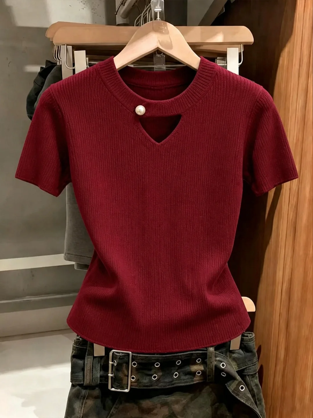 Stylish Retro round Neck Short Sleeve Knitted Shirt Trendy Versatile Overhead Summer Design Sensation Fashionable Small Audience
Stylish Retro round Neck Short Sleeve Knitted Shirt Trendy Versatile Overhead Summer Design Sensation Fashionable Small Audience
