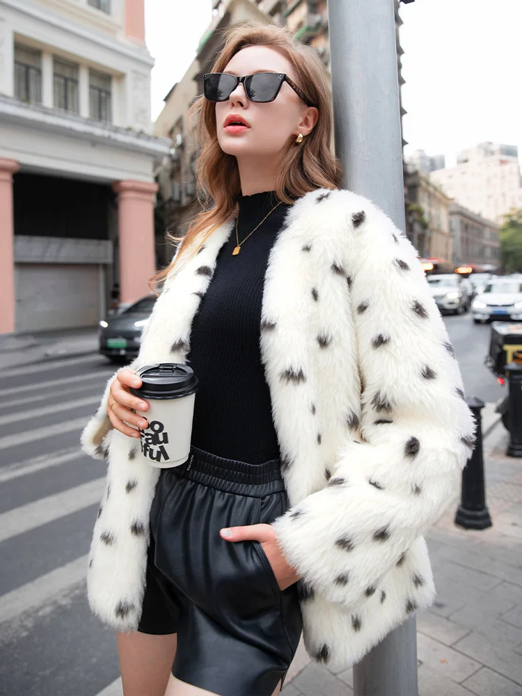 TXii 100% sheep wool autumn and winter new all wool fur coat black and white plush top v collar fur coat fashion casual women
TXii 100% sheep wool autumn and winter new all wool fur coat black and white plush top v collar fur coat fashion casual women