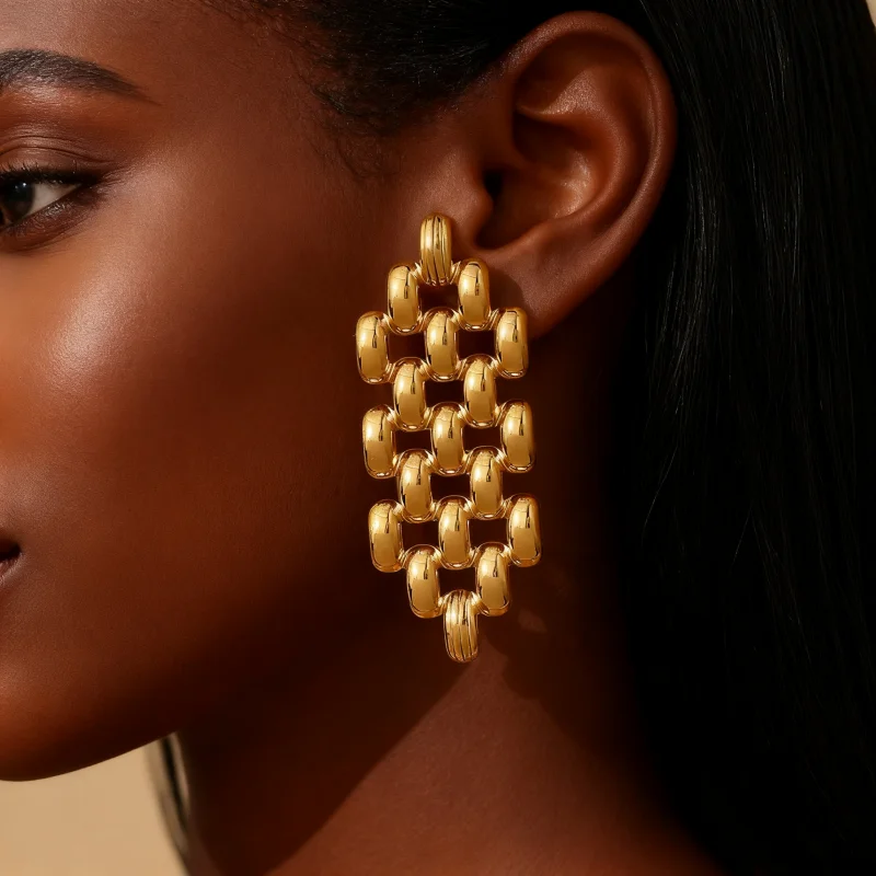 Винтажные гиперболические серьги неправильной формы из нержавеющей стали для женщин, модные ювелирные изделия в европейском и американском стиле, повседневные аксессуары
Винтажные гиперболические серьги неправильной формы из нержавеющей стали для женщин, модные ювелирные изделия в европейском и американском стиле, повседневные аксессуары