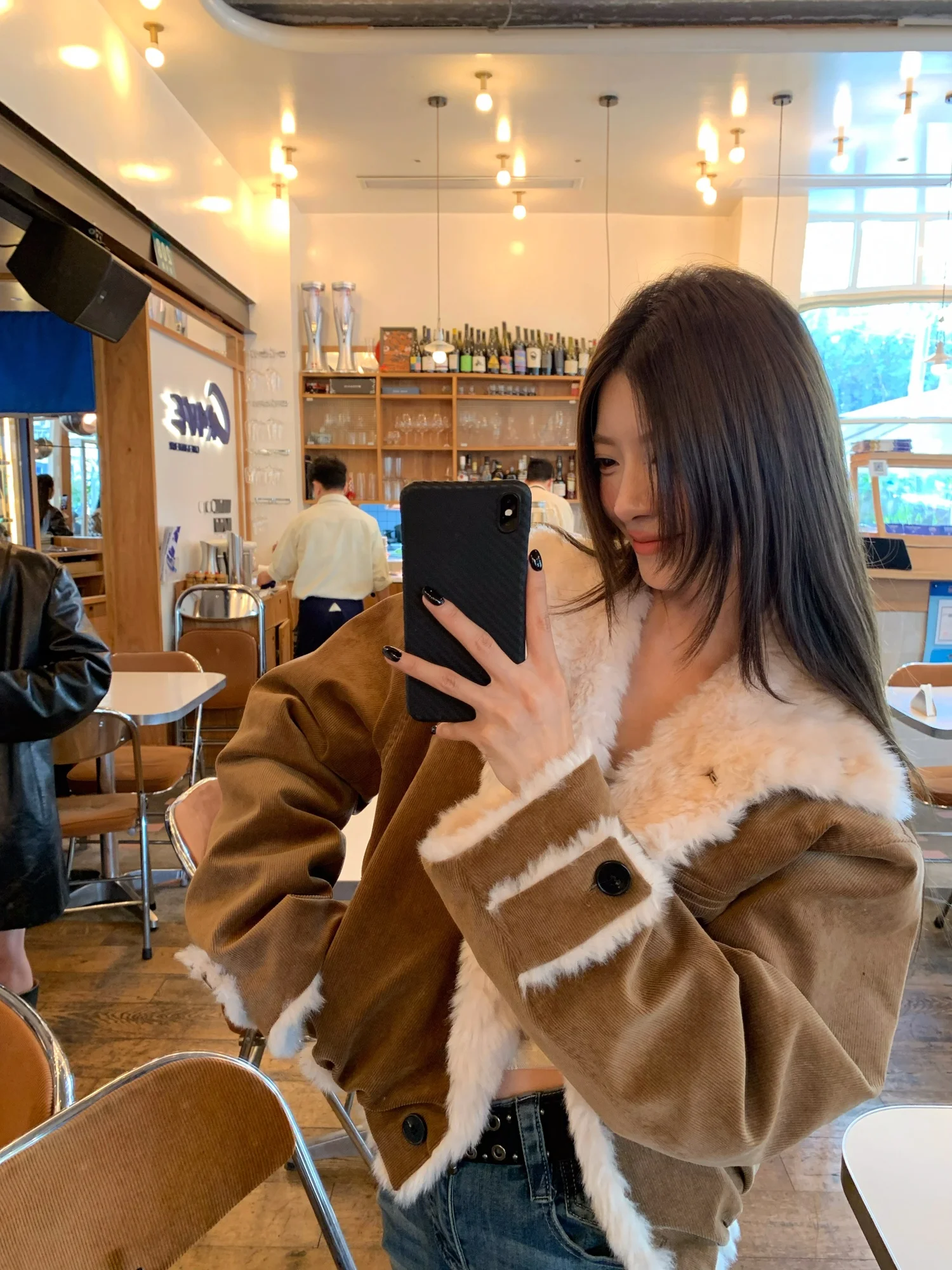 Теплая двусторонняя куртка с воротником-стойкой, ветрозащитная, из искусственного меха, для молодых женщин, элегантное пальто с длинными рукавами
Теплая двусторонняя куртка с воротником-стойкой, ветрозащитная, из искусственного меха, для молодых женщин, элегантное пальто с длинными рукавами