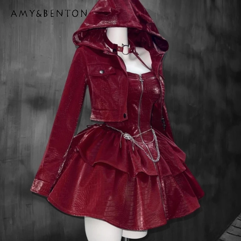 Темное панк-хэллоуин, красное женское кожаное пальто с капюшоном в стиле ретро, осенний новый дизайн, платье на бретельках с лямкой на талии, комплект из 2 предметов, женский комплект
Темное панк-хэллоуин, красное женское кожаное пальто с капюшоном в стиле ретро, осенний новый дизайн, платье на бретельках с лямкой на талии, комплект из 2 предметов, женский комплект