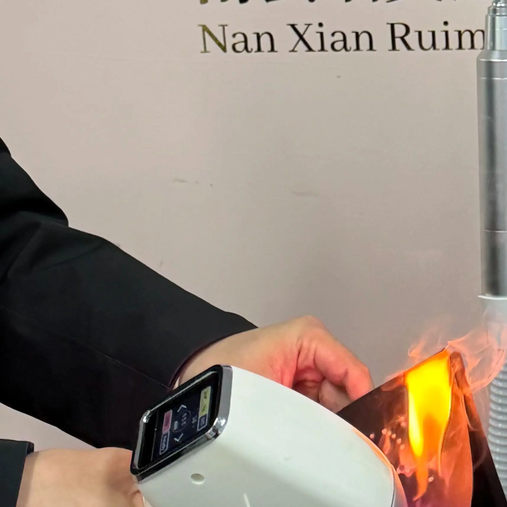 5500W 2 IN 1 Professional 4 Wave all-Wave Band 808 Diode Laser Permanent Painless Hair Removal Picosecond Laser Tattoo Removal
5500W 2 IN 1 Professional 4 Wave all-Wave Band 808 Diode Laser Permanent Painless Hair Removal Picosecond Laser Tattoo Removal