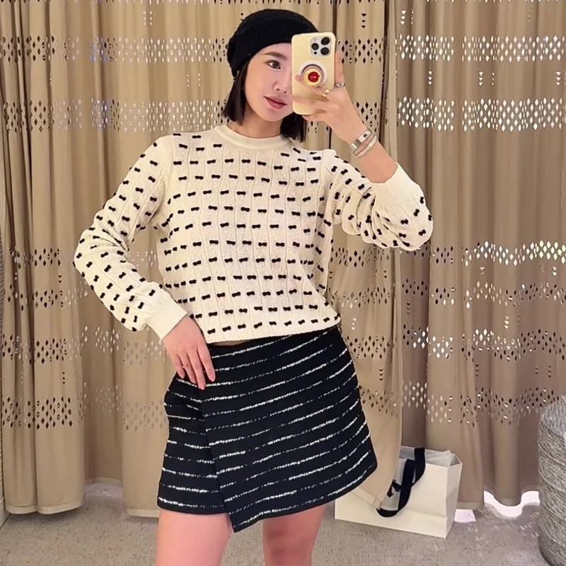 Retro Sle Knitted Wool Sweater with 3D Knot for Women Autumn Winter Faion High-end Lady Vintage Faion
Retro Sle Knitted Wool Sweater with 3D Knot for Women Autumn Winter Faion High-end Lady Vintage Faion