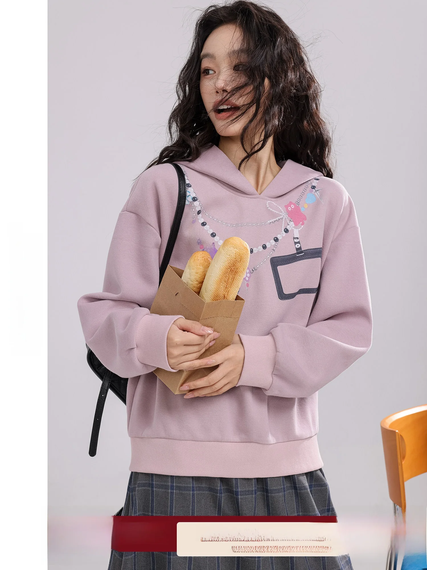 Женская толстовка с принтом Berry Cookie, повседневный универсальный топ из смесового хлопка и полиэстера, свободный крой, длинный рукав, в корейском стиле, для повседневной носки
Женская толстовка с принтом Berry Cookie, повседневный универсальный топ из смесового хлопка и полиэстера, свободный крой, длинный рукав, в корейском стиле, для повседневной носки