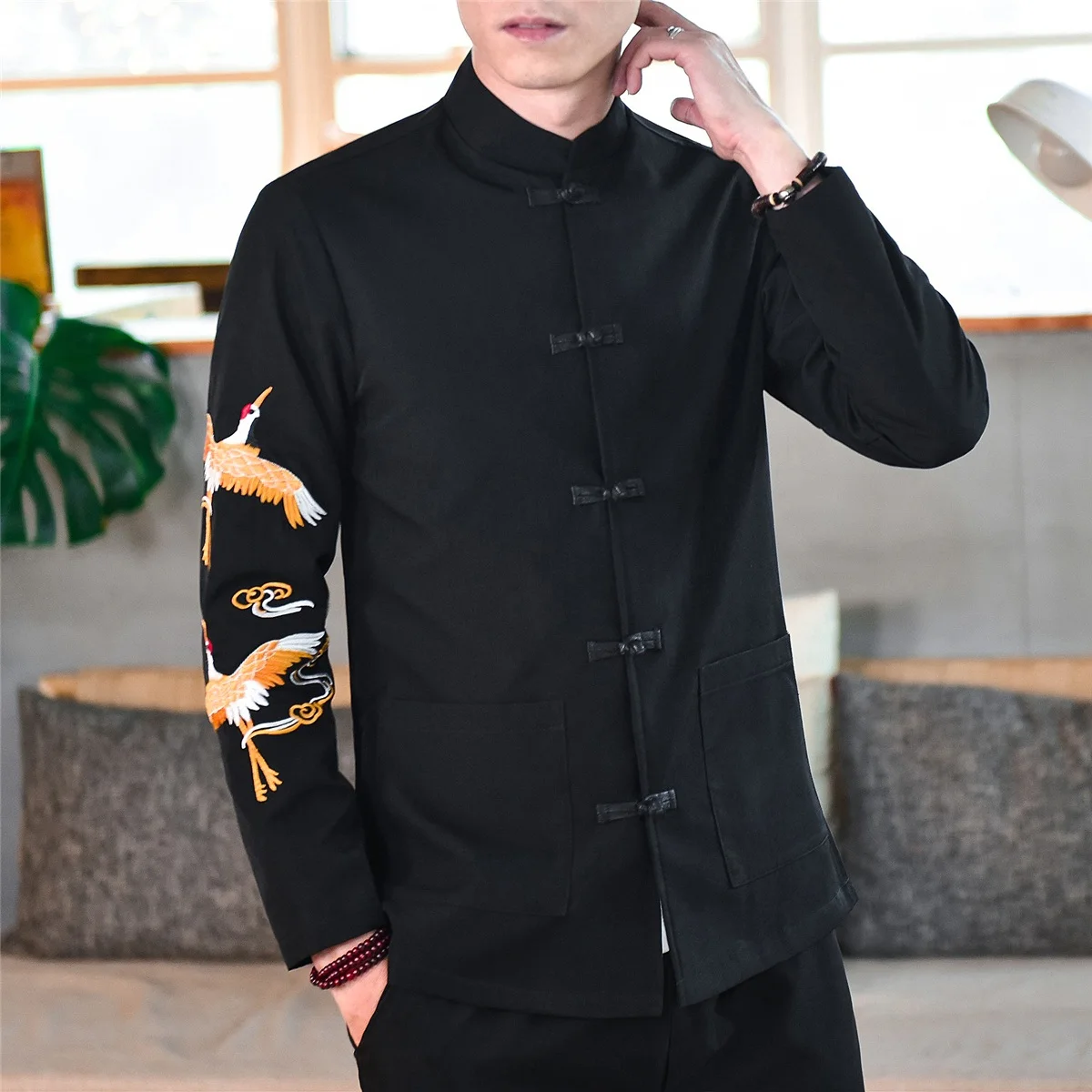 Новая мужская куртка в традиционном китайском стиле Тан (2026) – пальто с воротником-стойкой, черное, с вышивкой в виде журавля, для повседневной и официальной носки
Новая мужская куртка в традиционном китайском стиле Тан (2026) – пальто с воротником-стойкой, черное, с вышивкой в виде журавля, для повседневной и официальной носки