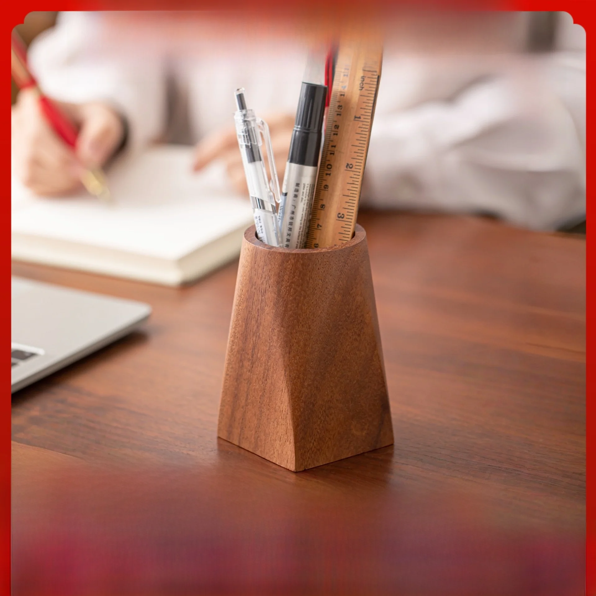 Retro Wooden Pen Holder round Whole Wood Walnut Modern Simple Office Desktop Stationery Pen Holder DIY Fabric Crafts
Retro Wooden Pen Holder round Whole Wood Walnut Modern Simple Office Desktop Stationery Pen Holder DIY Fabric Crafts