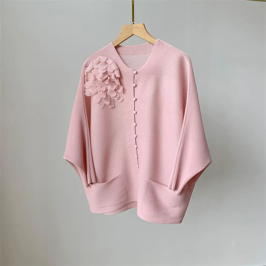 Miyake Pleated Two Piece Set Flower Embellished Jacket Wide Leg Pants Elegant Spring Outfit 2026 High Waist Fashion Suit
Miyake Pleated Two Piece Set Flower Embellished Jacket Wide Leg Pants Elegant Spring Outfit 2026 High Waist Fashion Suit