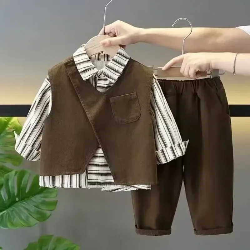 Children's Clothing Set Spring and Autumn New Korean Boys' Baby Shirt+Pants +Vest 3Piece Set Kids Casual Set Boys Clothes
Children's Clothing Set Spring and Autumn New Korean Boys' Baby Shirt+Pants +Vest 3Piece Set Kids Casual Set Boys Clothes
