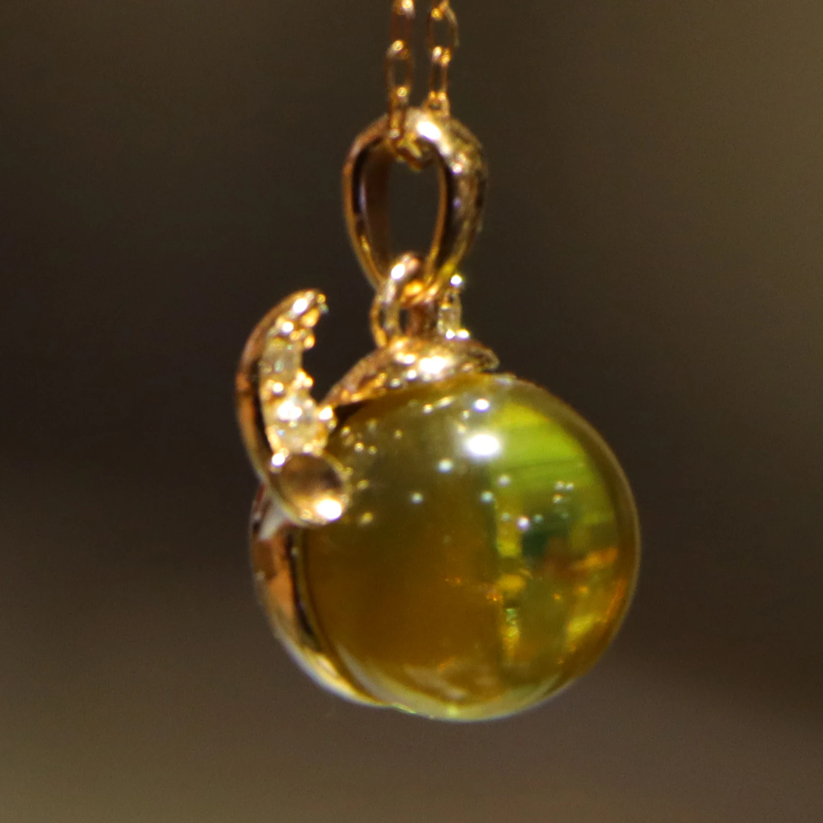 10mm Natural Color Changing Blue Amber Round Pendant - Anniversary Gift For Women
10mm Natural Color Changing Blue Amber Round Pendant - Anniversary Gift For Women