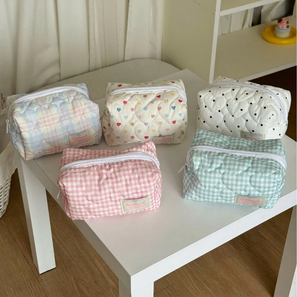 2026 Kawaii Quilted Women Cosmetic Bag Large Capacity Travel Toiletry Bag Zipper Makeup Storage Bag Checkered Coin Purse
2026 Kawaii Quilted Women Cosmetic Bag Large Capacity Travel Toiletry Bag Zipper Makeup Storage Bag Checkered Coin Purse