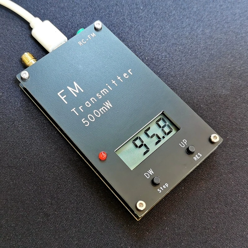 2-kilometer FM Transmitter Digital Display 0.5W 500mW Stereo 76-108M