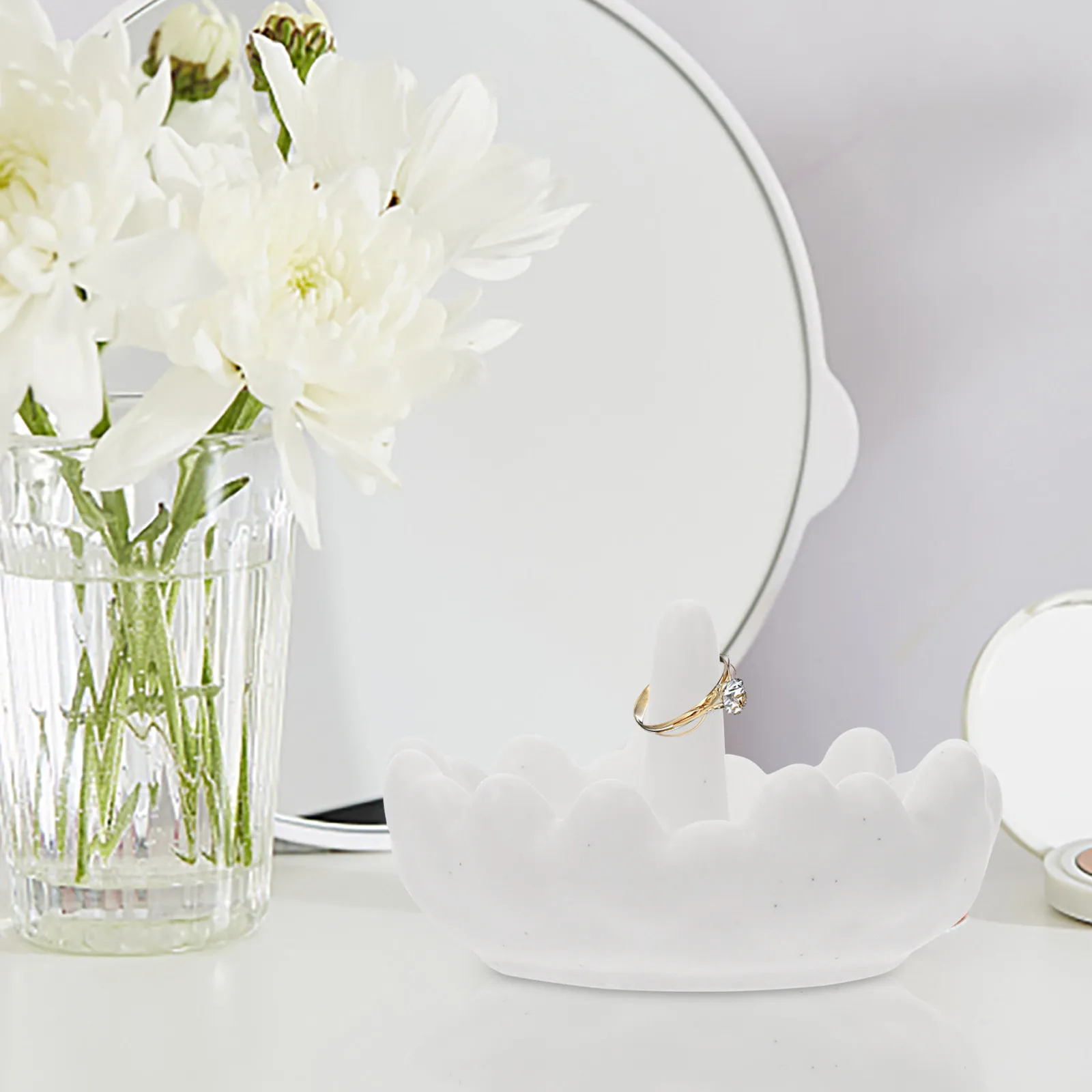Ceramic Jewelry Tray White Minimalist Design Jewelry Storage Plate Elegant Ring Earring Necklace Organizer Decorative Trinket
Ceramic Jewelry Tray White Minimalist Design Jewelry Storage Plate Elegant Ring Earring Necklace Organizer Decorative Trinket