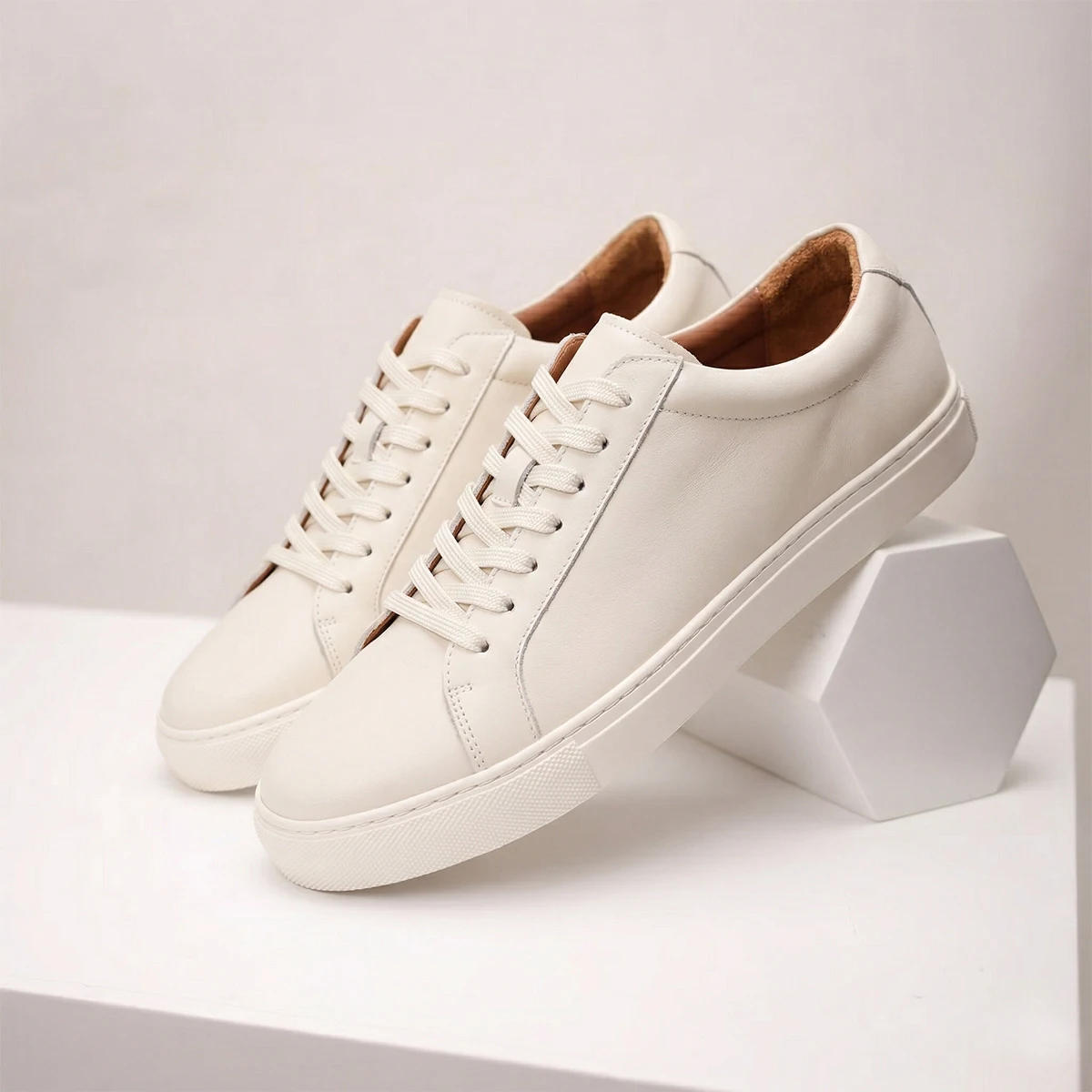 Men's Casual Sneakers Genuine Leather Skate Boats, Classic Simple and Elegant Men's Shoes, Lightweight Walking Shoes
Men's Casual Sneakers Genuine Leather Skate Boats, Classic Simple and Elegant Men's Shoes, Lightweight Walking Shoes